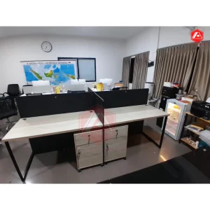 Meja Kerja Kantor Partisi 4 Orang Workstation Minimalis 120x60 Kaki Besi